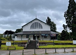 Spa Pavilion (the local community center)/地元の元スパが今集会所